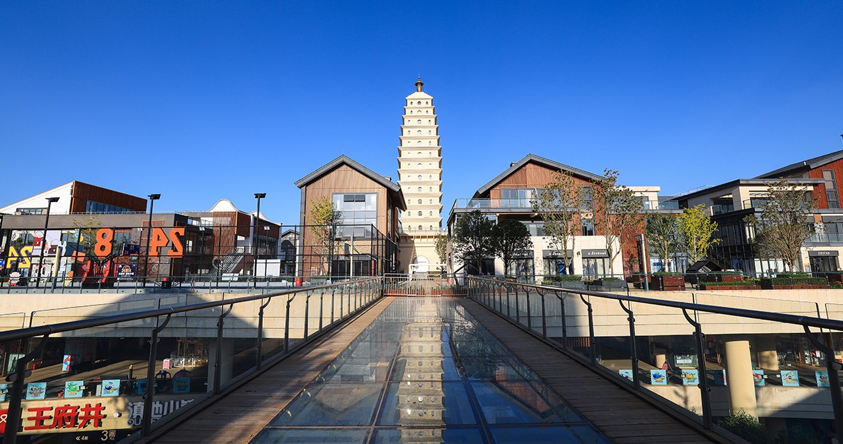 万利官网奥莱·滇池小镇